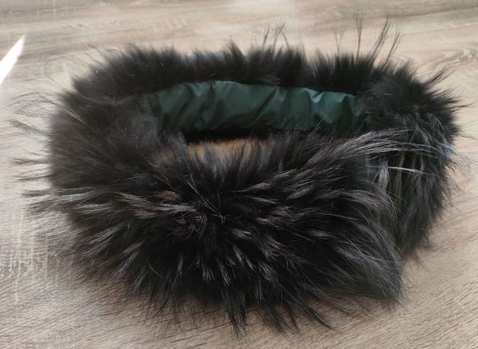 Комір з хутра єнота