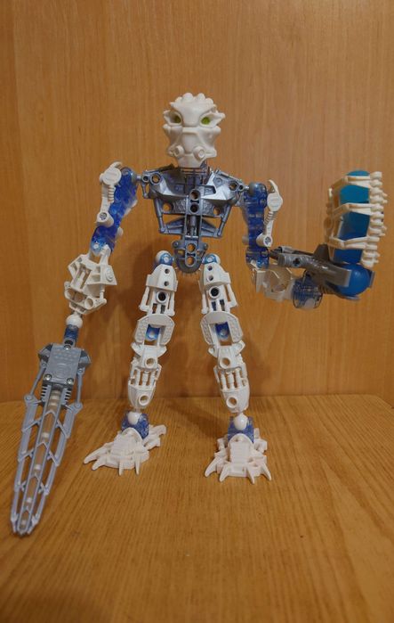 Lego оригинал Bionicle Toa Inika 8732 Toa Matoro  собран полностью