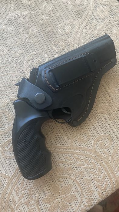 Игрушечный пистолет