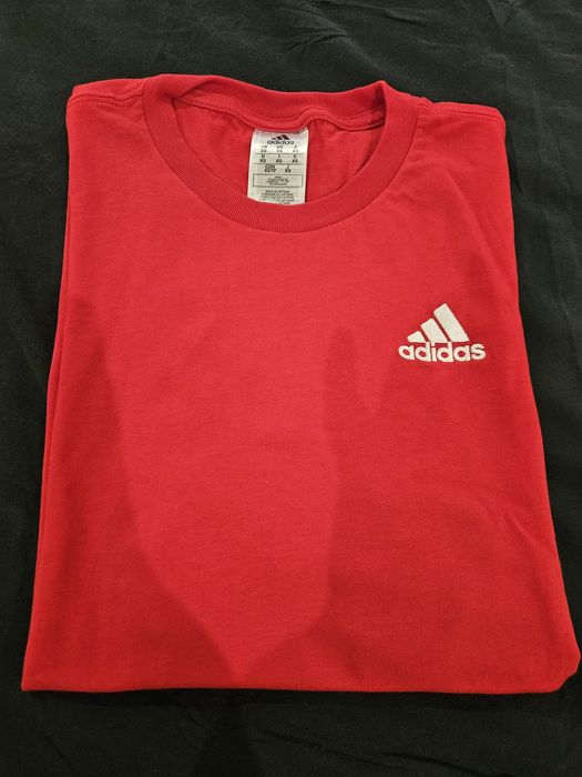 T-shirt da marca Adidas