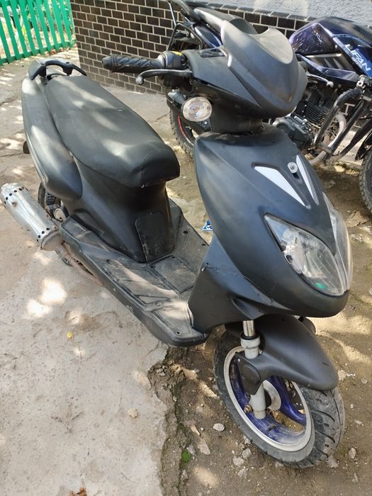 Продам скутер Кануні