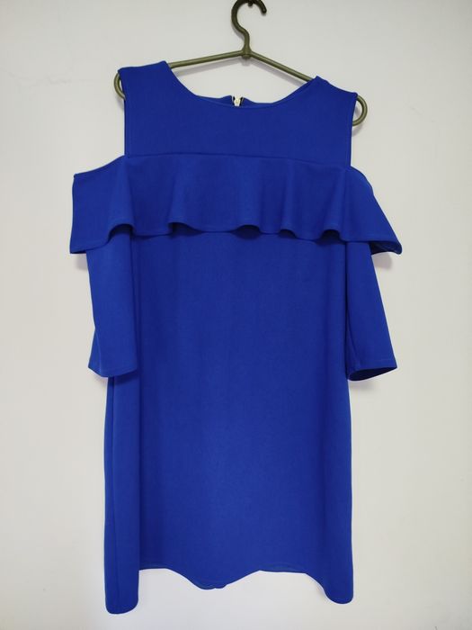 Продам синее платье, с открытыми плечами