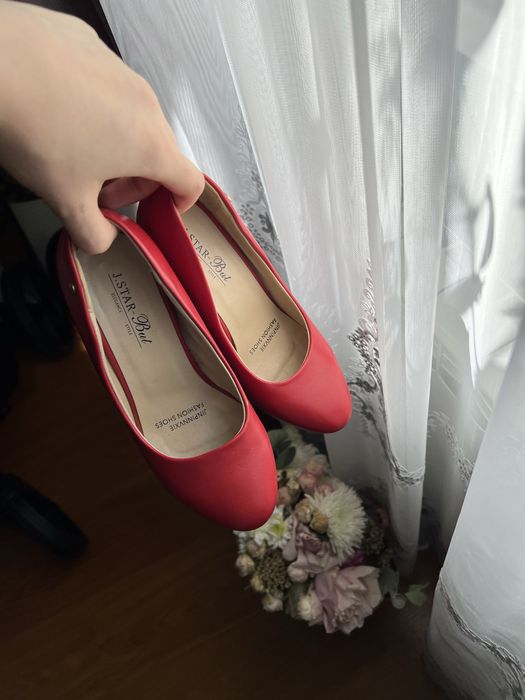 Туфлі жіночі червоні