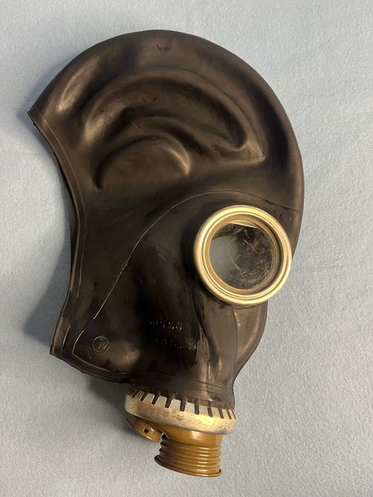 Все по 100. Протигази радянські 0у, 2у, 3у, 4у.