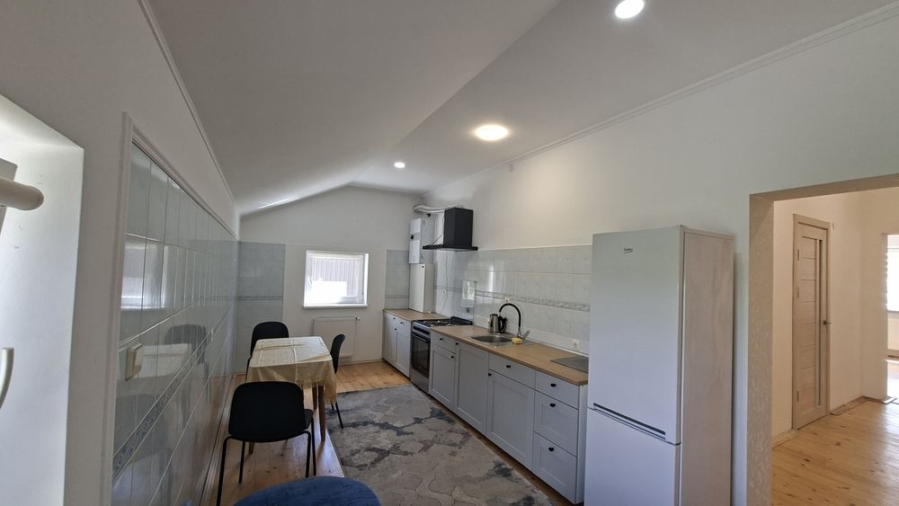 Продаж житлового будинку 220м². Ділянка 7сот.Котедж.Комунікації. Ремонт. Івано-Франківськ.Терміново