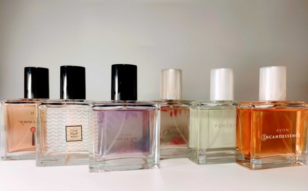 Парфуми компанії Avon в асортименті