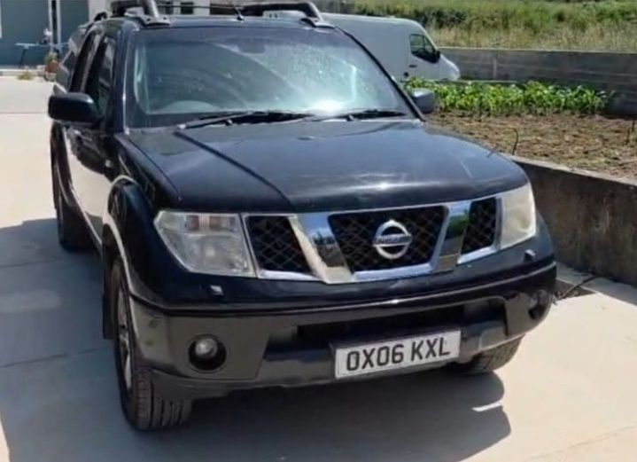 Nissan Navara ano 2006 D40 2.5 dci auto para peças todo o Material disponível envios em 24h