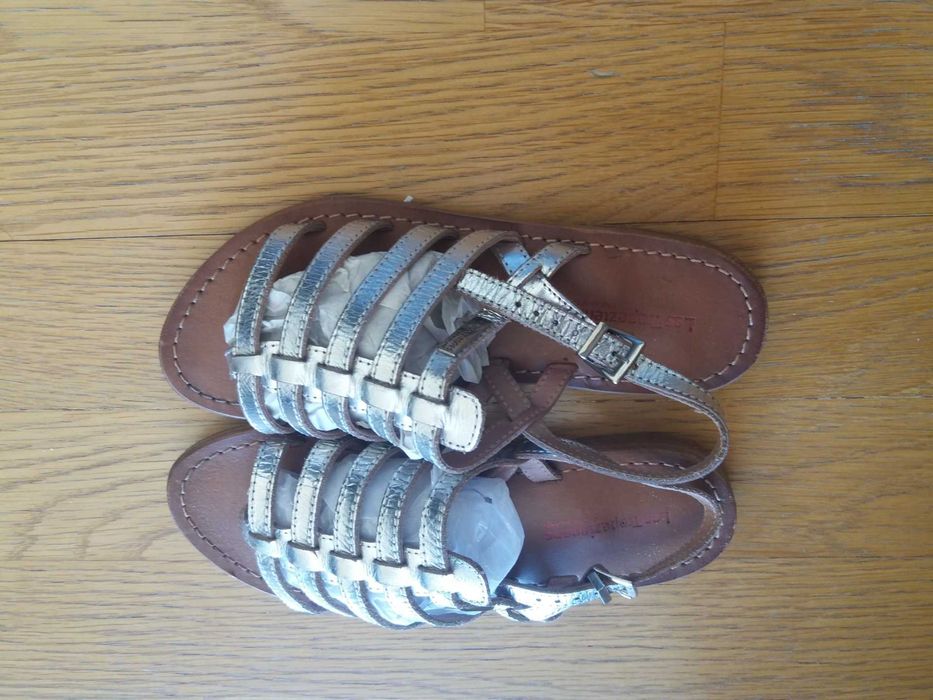 Sandálias prateadas