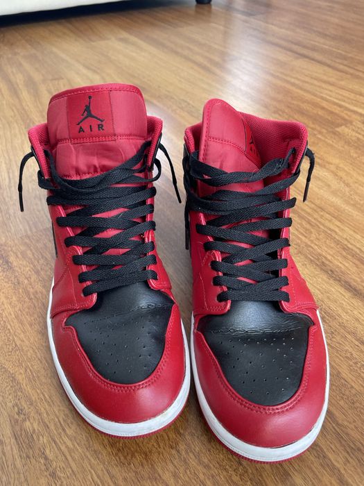 Air jordan 1 mid reverse bred