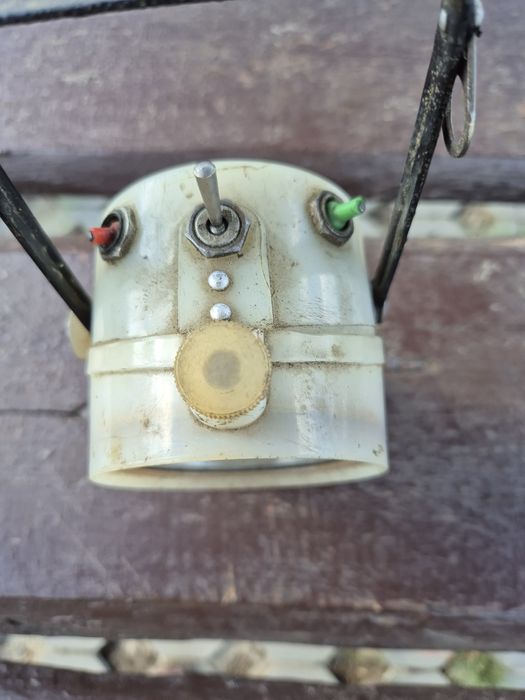 Sprzedam latarkę elekteyczną.