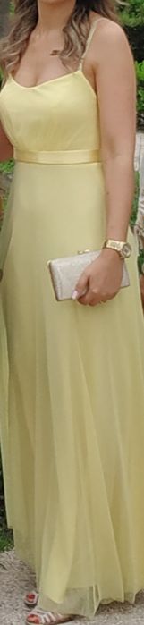 Vestido amarelo (cor pantone do ano)