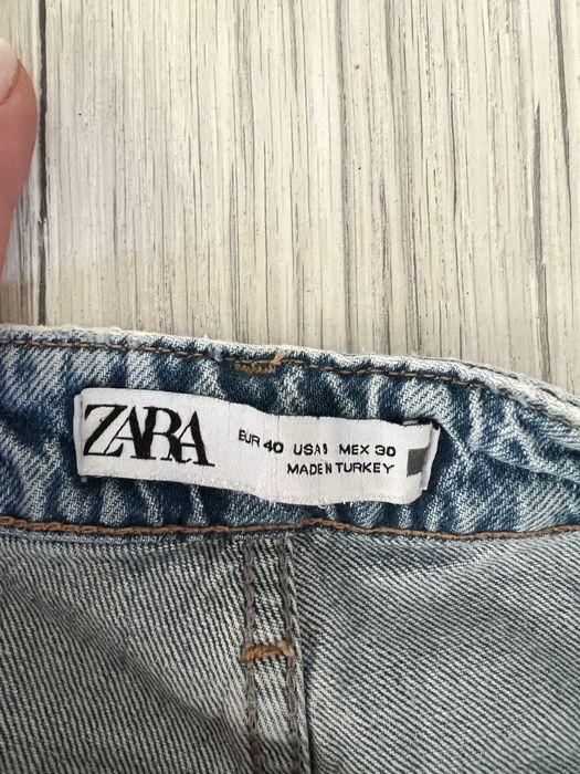 Spodnie damskie jeans Zara 40 z dziurami
