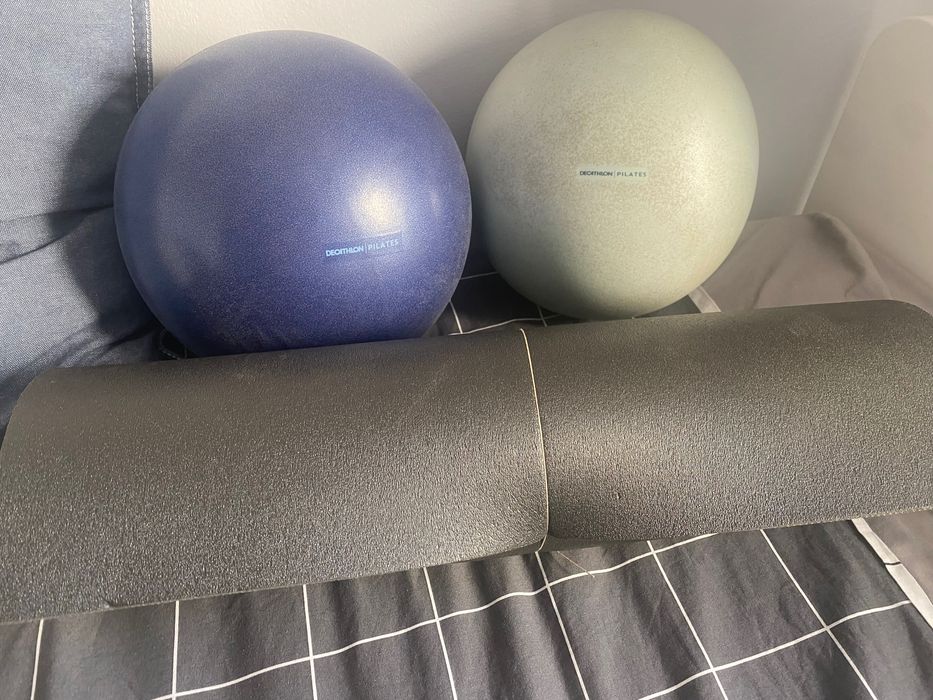 Tapete e bolas de Pilates