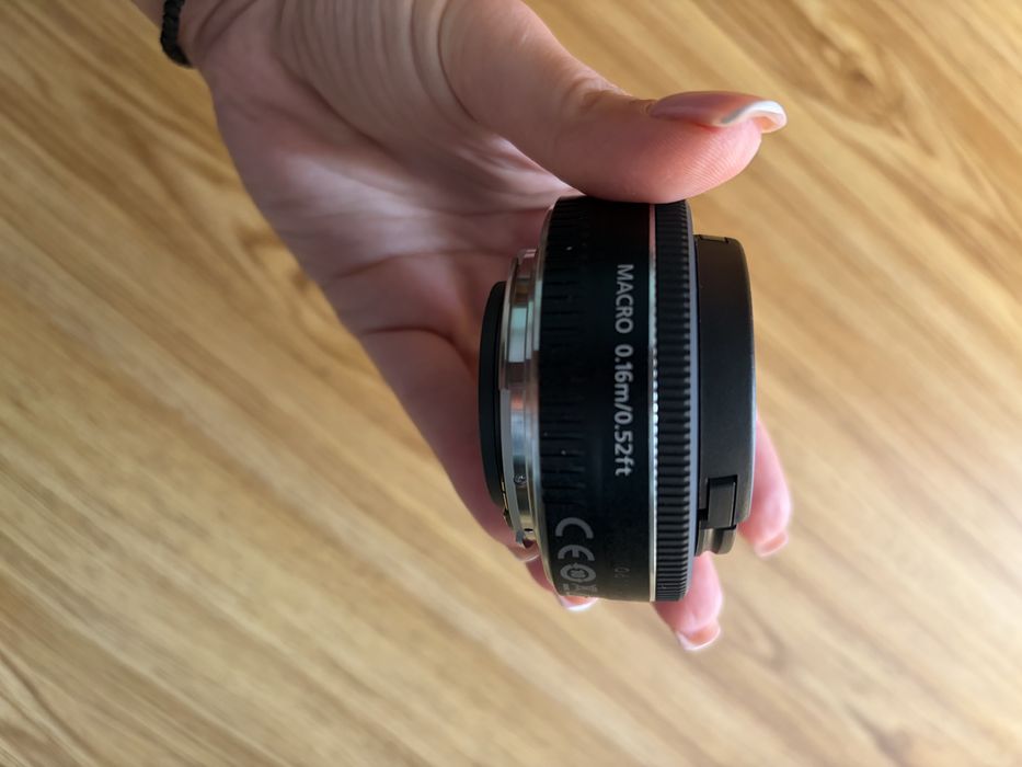 Обєктив Canon 24mm