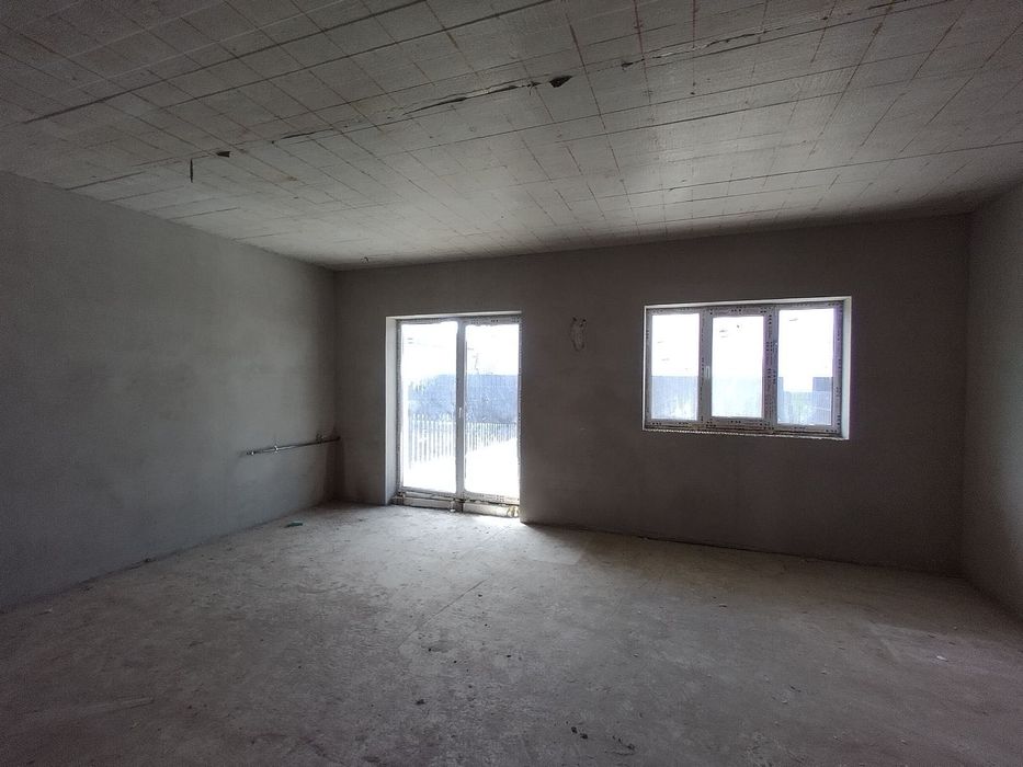 Продам зданий в експлуатацію таунхаус,можна під програми