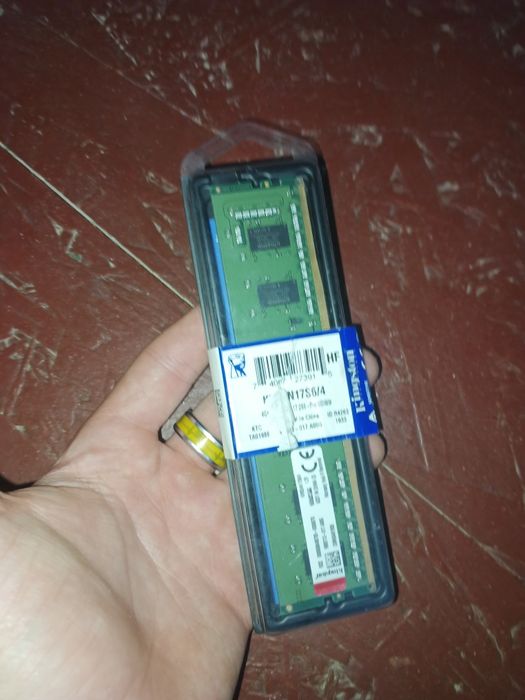 Пам'ять DDR4 4GB