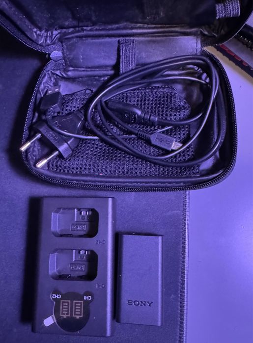 Sony Alpha A6400 + Sigma 56mm f/1.4 + Extras