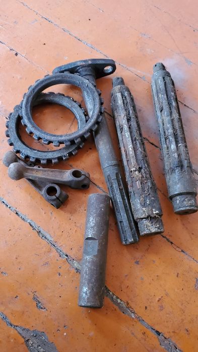 Запчастини трактора  кпп та моста т74