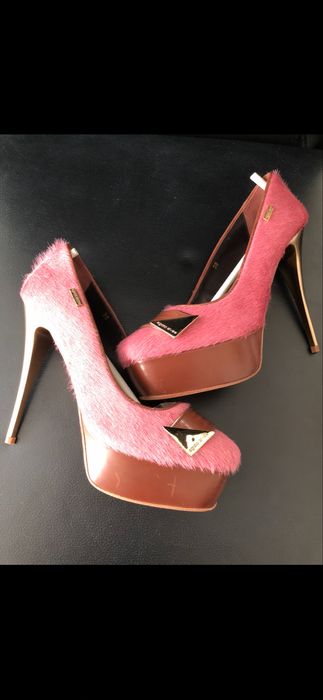 Sapatos salto alto Egidio Alves