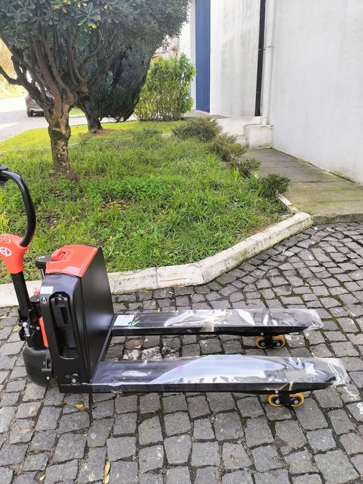 Promoção , Porta Paletes Elétrico EP F4 1500kg  (empilhador / Stacker)