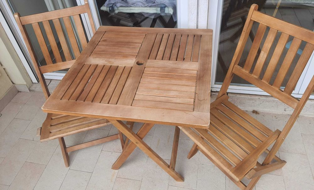 Conjunto mesa e cadeiras para exterior
