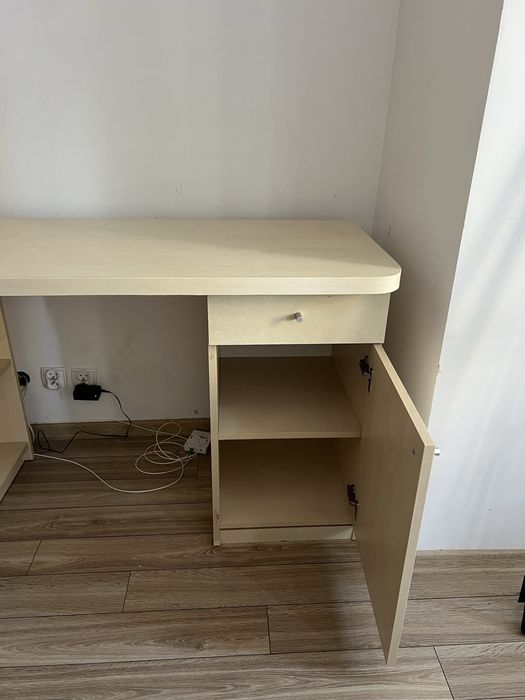 Biurko z szafka i półką