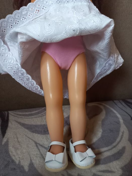 Продам гарну колекційні ляльку гдр