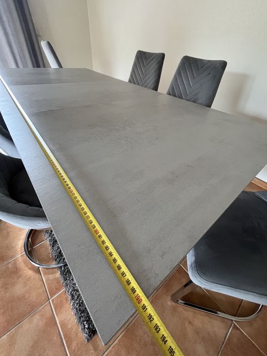 Mesa de jantar extensível