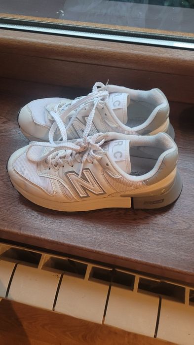 Buty new balance r 37