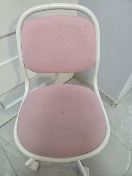 Krzesełko obrotowe orfjall ikea dla dziewczynki