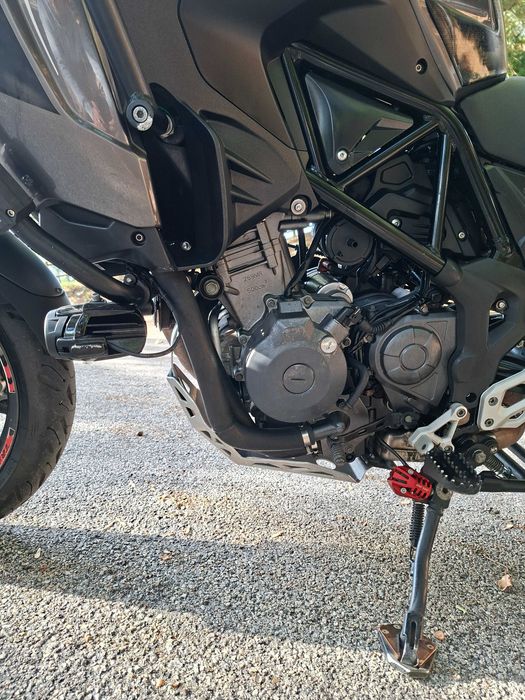 Benelli TRK 502 com muitos extras