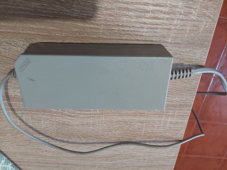 Consola Wii com balança Wiifit e acessórios
