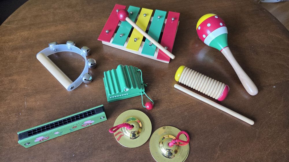 Drewniany zestaw instrumentów muzycznych