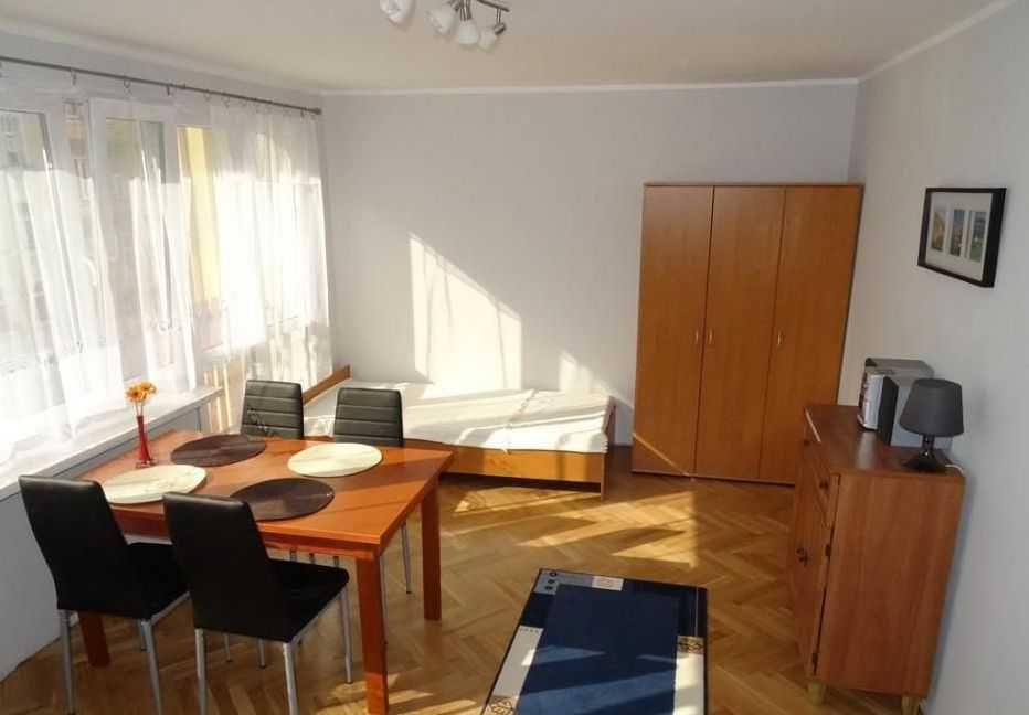 Plac Grunwaldzki / Pokój 2-osobowy (21m2) / ul. Benedyktyńska ENG