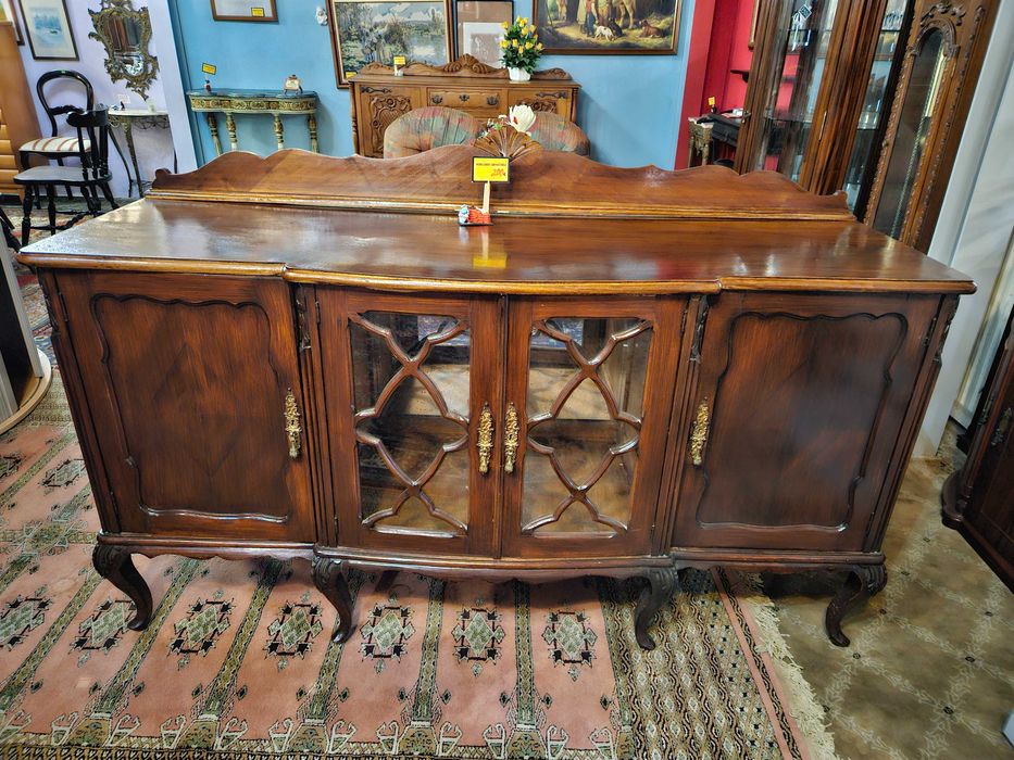 Aparador antigo estilo Queen Anne - Bom estado geral