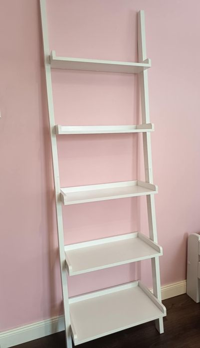 Biały regał drabinkowy / półka stojąca – styl skandynawski, nowoczesny