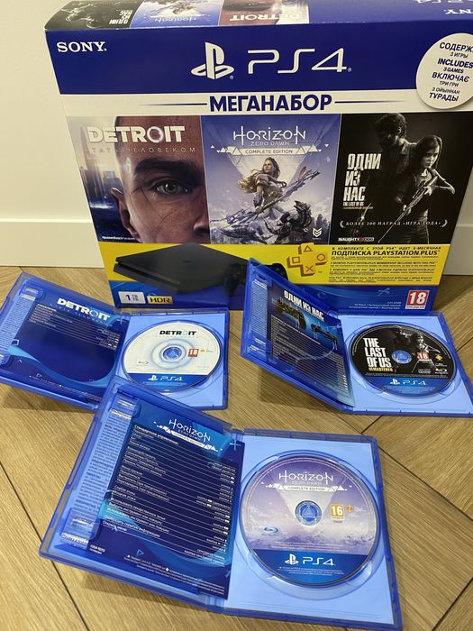 PlayStation 4 Slim 1TB (CUH-2208B)