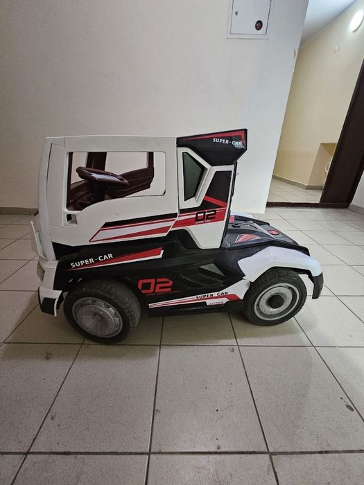 Продам детский электромобиль