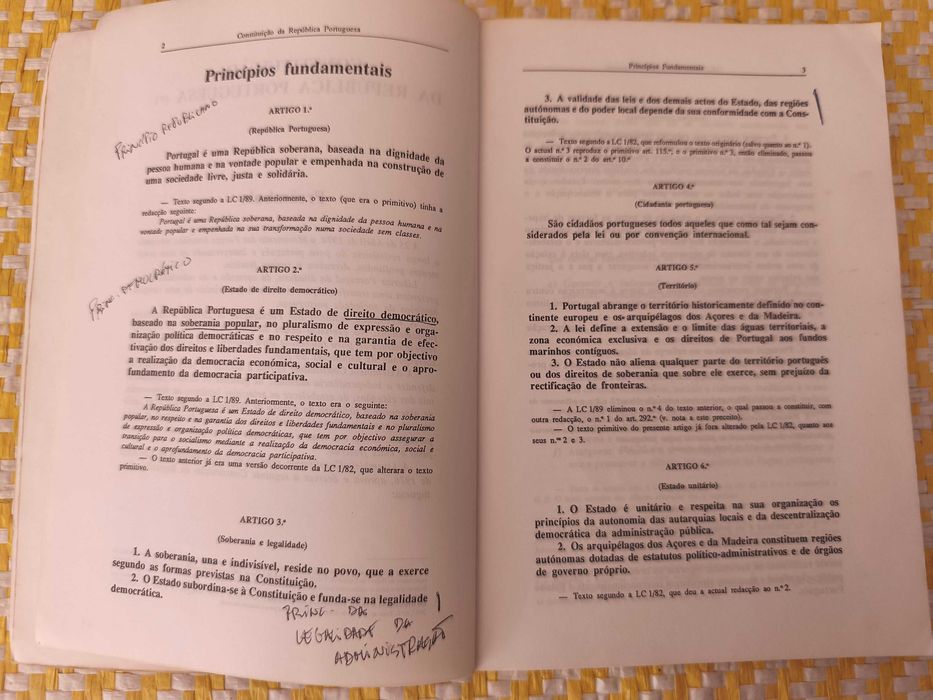 Constituição da República Portuguesa 
Vital Moreira - J.J. Canotilho