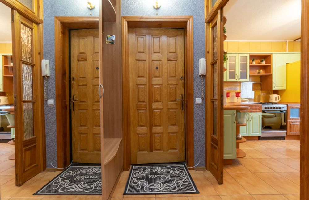 Подобово. Трикімнатна квартира.6 спальних місць.Осокорки -5 хв.Позняки