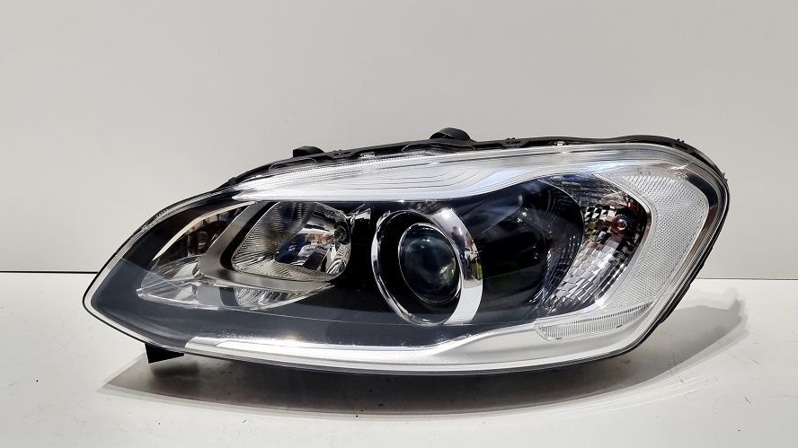 Reflektor lewy xenon Volvo XC60 lift ABL 7 pin europa