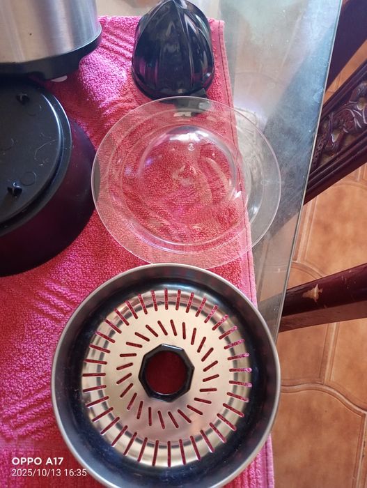 Espremedor de citrinos novo