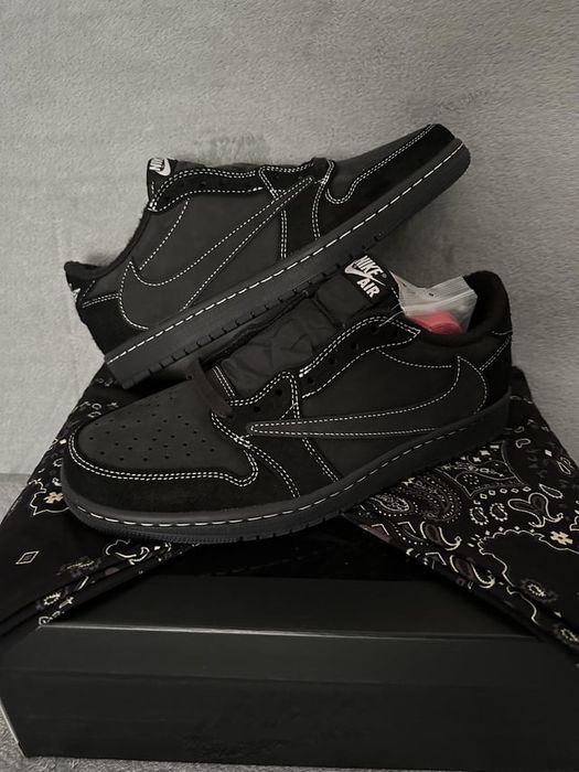 36/45 Jordan 1 Low x Travis Scott (in box)