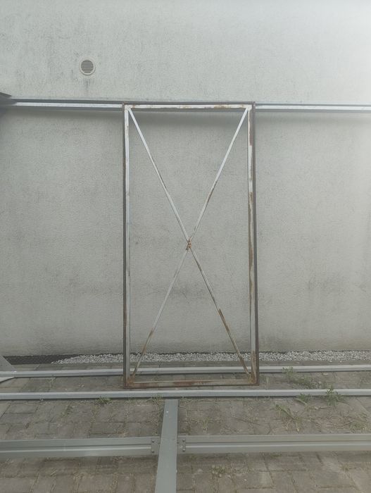 Konstrukcja na wiate lub garaż