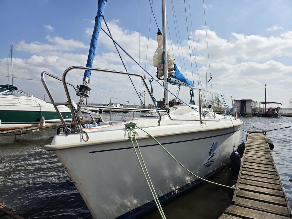 Jacht żaglowy Sportina 682