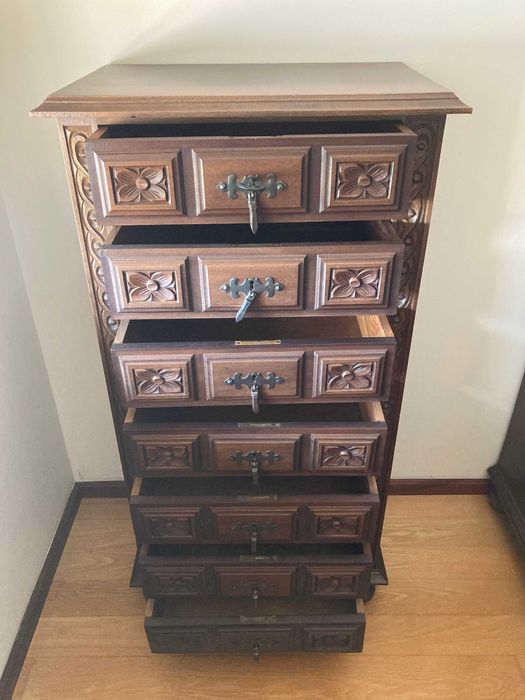 Mobiliario antigo para venda em conjunto ou como peças separadas