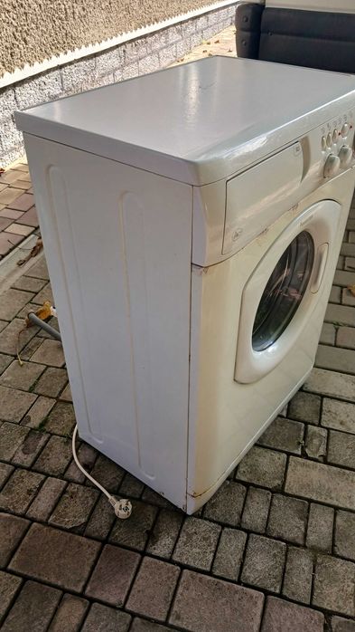 Пральна машинка Ariston