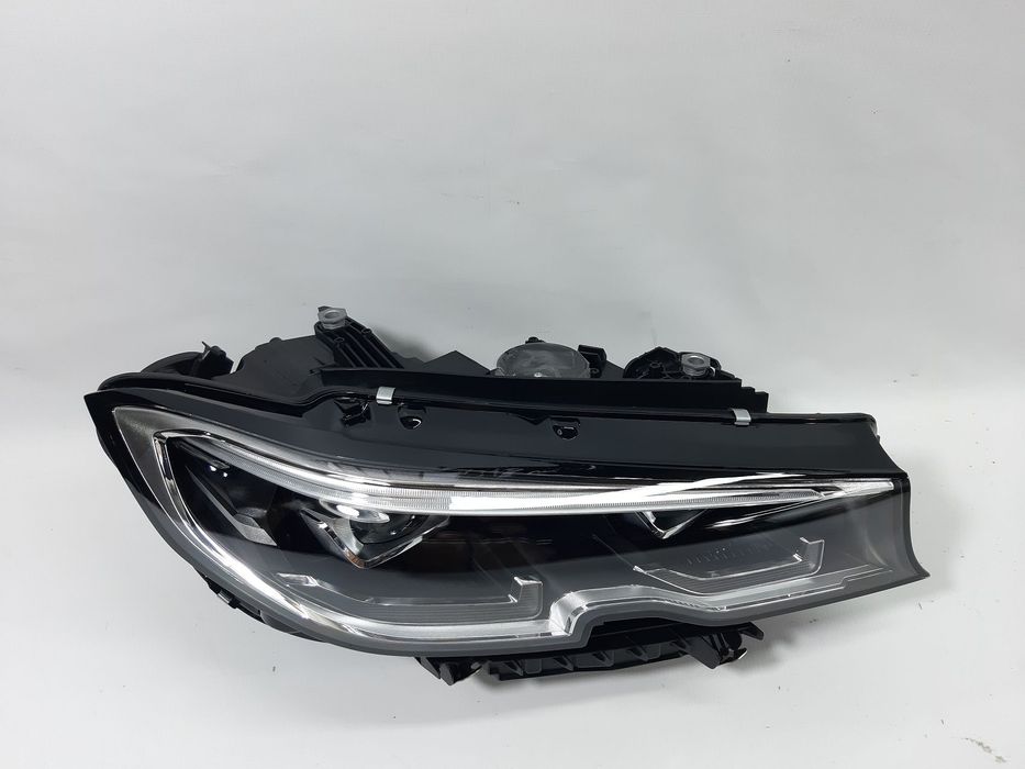 Фара передня права BMW 3 2019-2023 63118496160