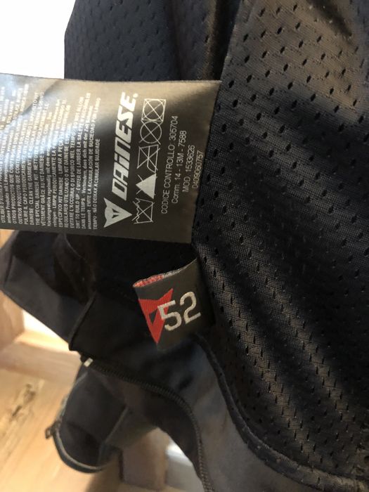 Casaco motard dainese em pele tamanho 52