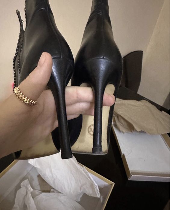 Продам чобітки Michael Kors